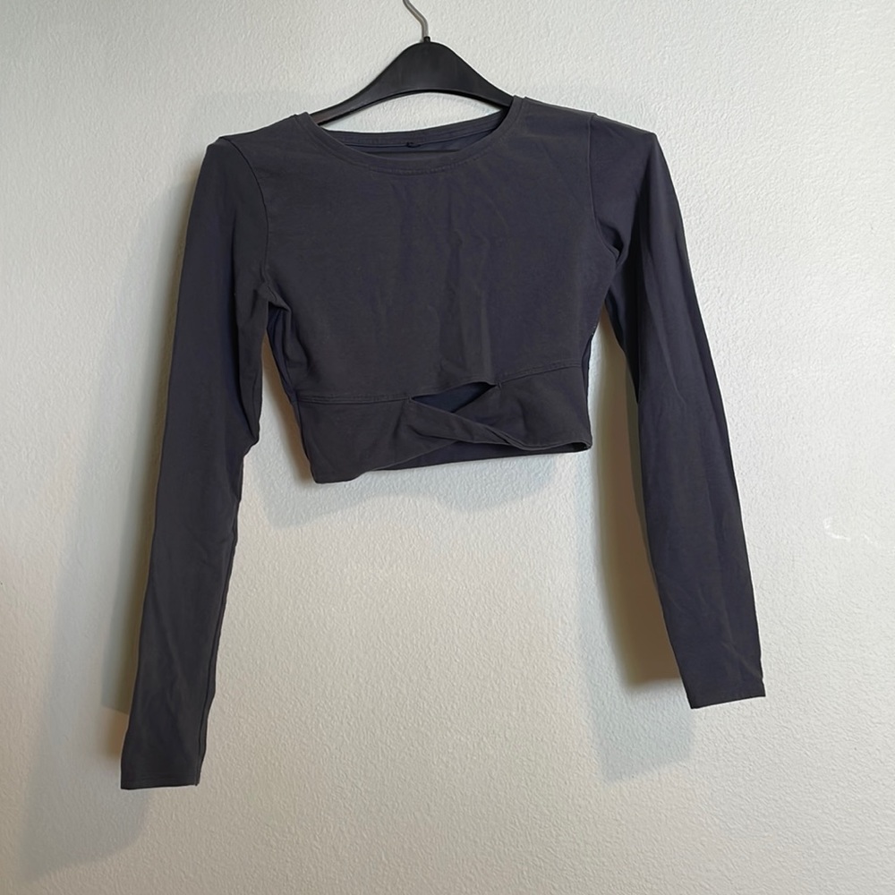 Cropped grey long sleeve Victoria Sport workout top